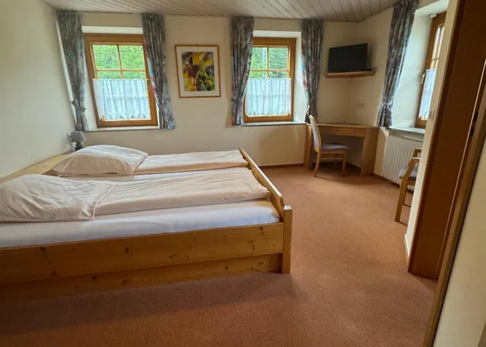 ベッド・アンド・ブレックファスト Landgasthof Hauser